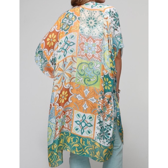 Vibrant Moroccan Tile Kimono - Picture 2 of 11